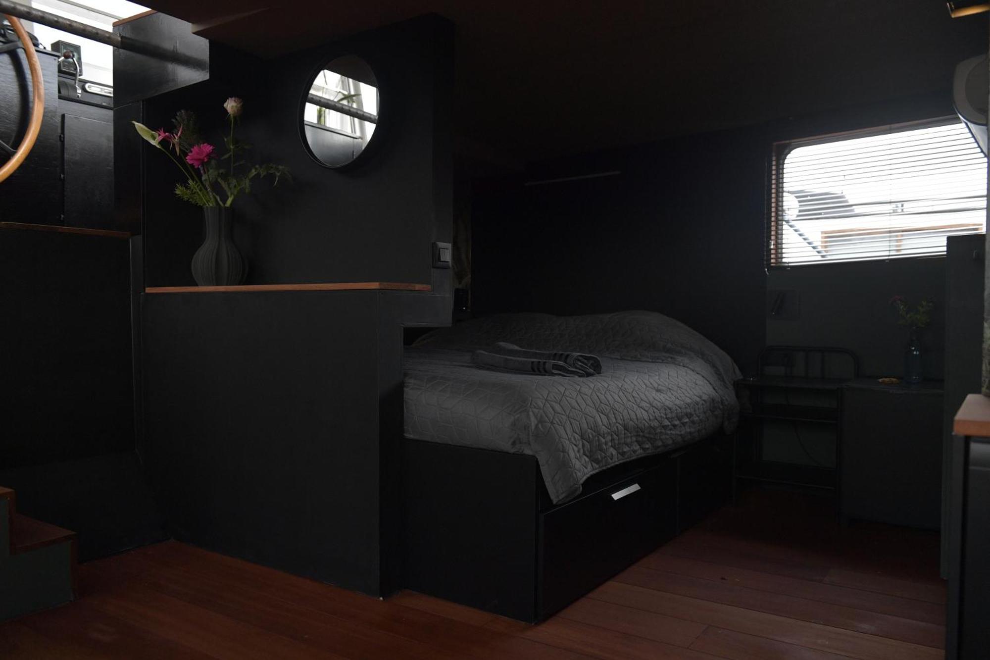 Diemerbrug Wheelhouse Euphrate Houseboat B&B 외부 사진