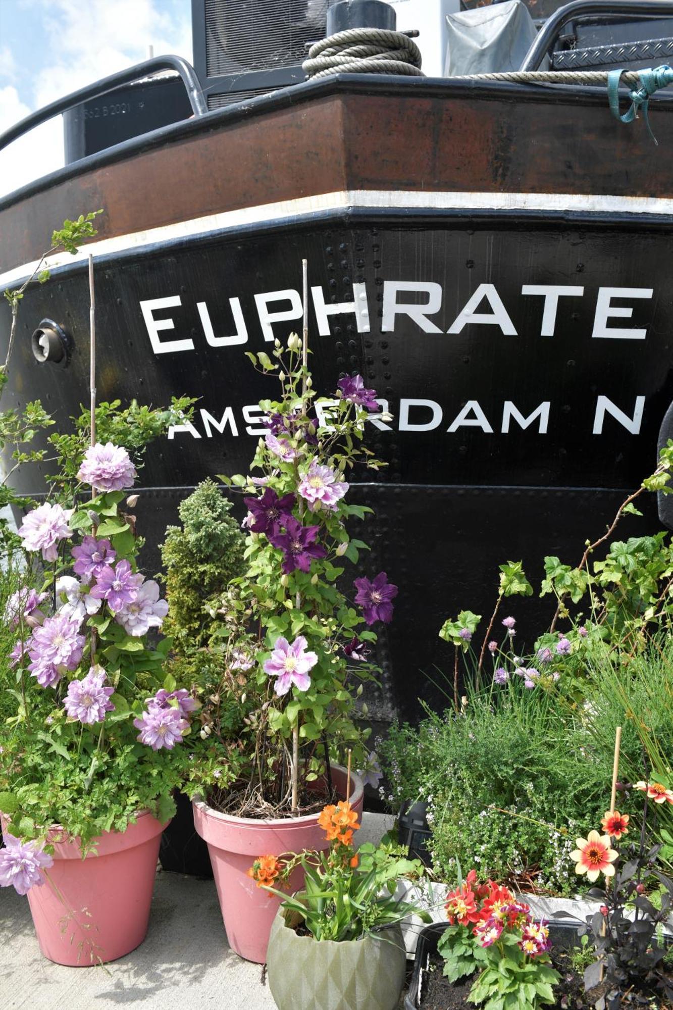 Diemerbrug Wheelhouse Euphrate Houseboat B&B 외부 사진